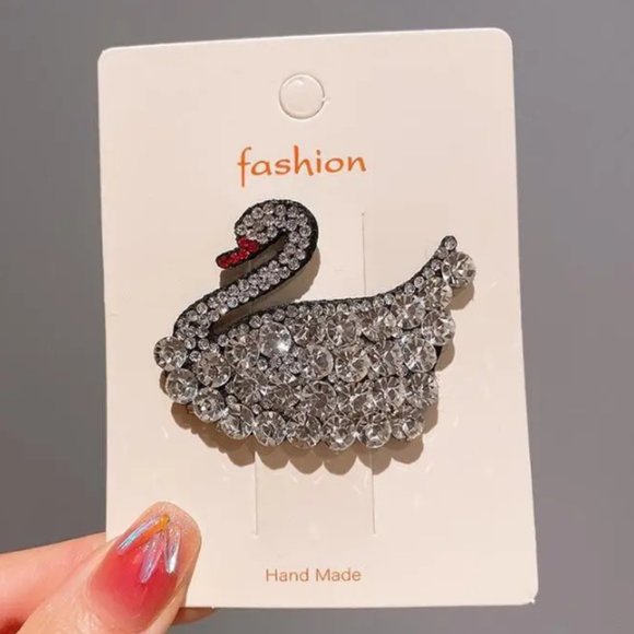 CRYSTAL SWAN HAIR CLIP in Clear - Picture 3 of 3